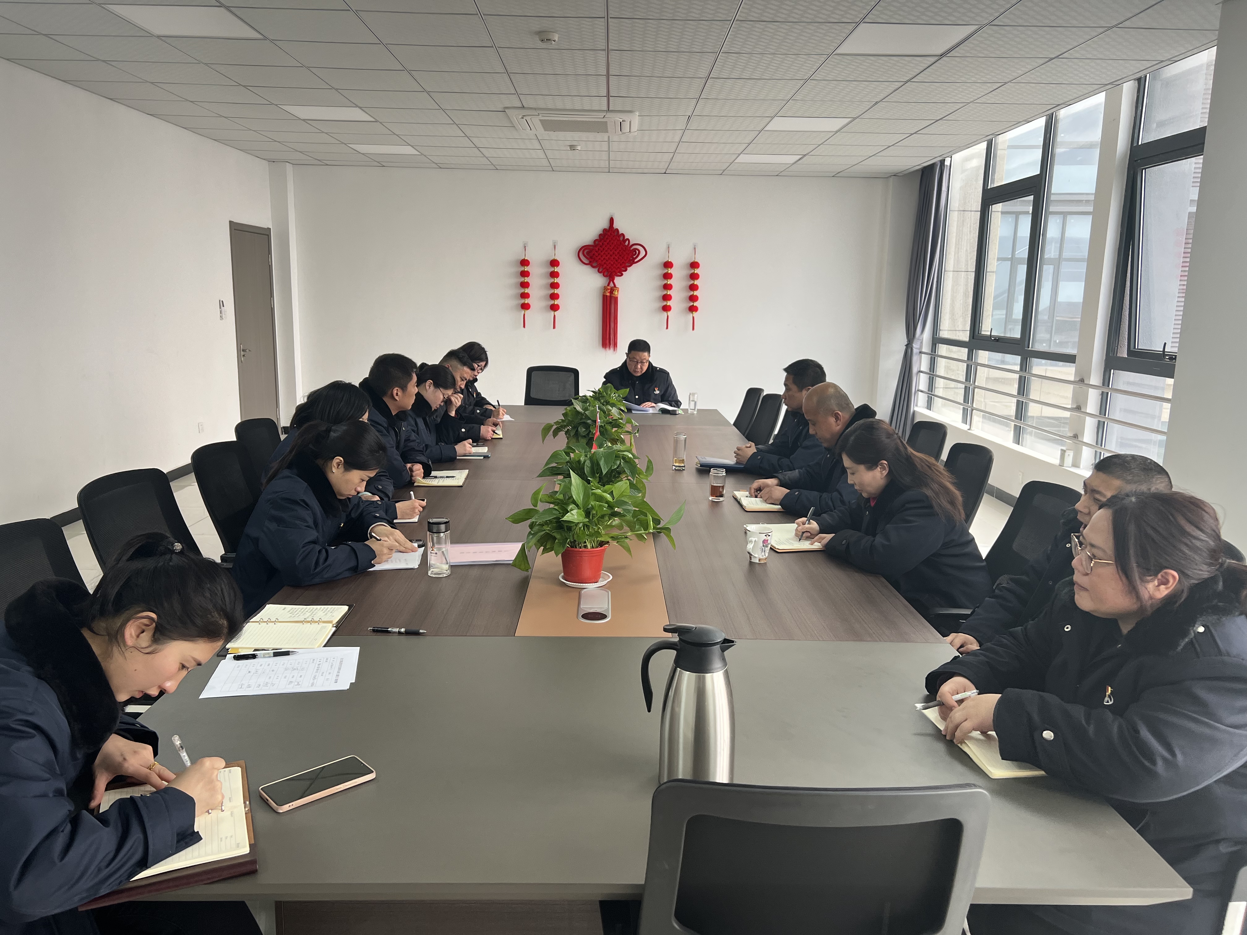 經(jīng)營發(fā)展事業(yè)部開展“聚焦大招商、 聚力大會戰(zhàn)”主題黨日活動