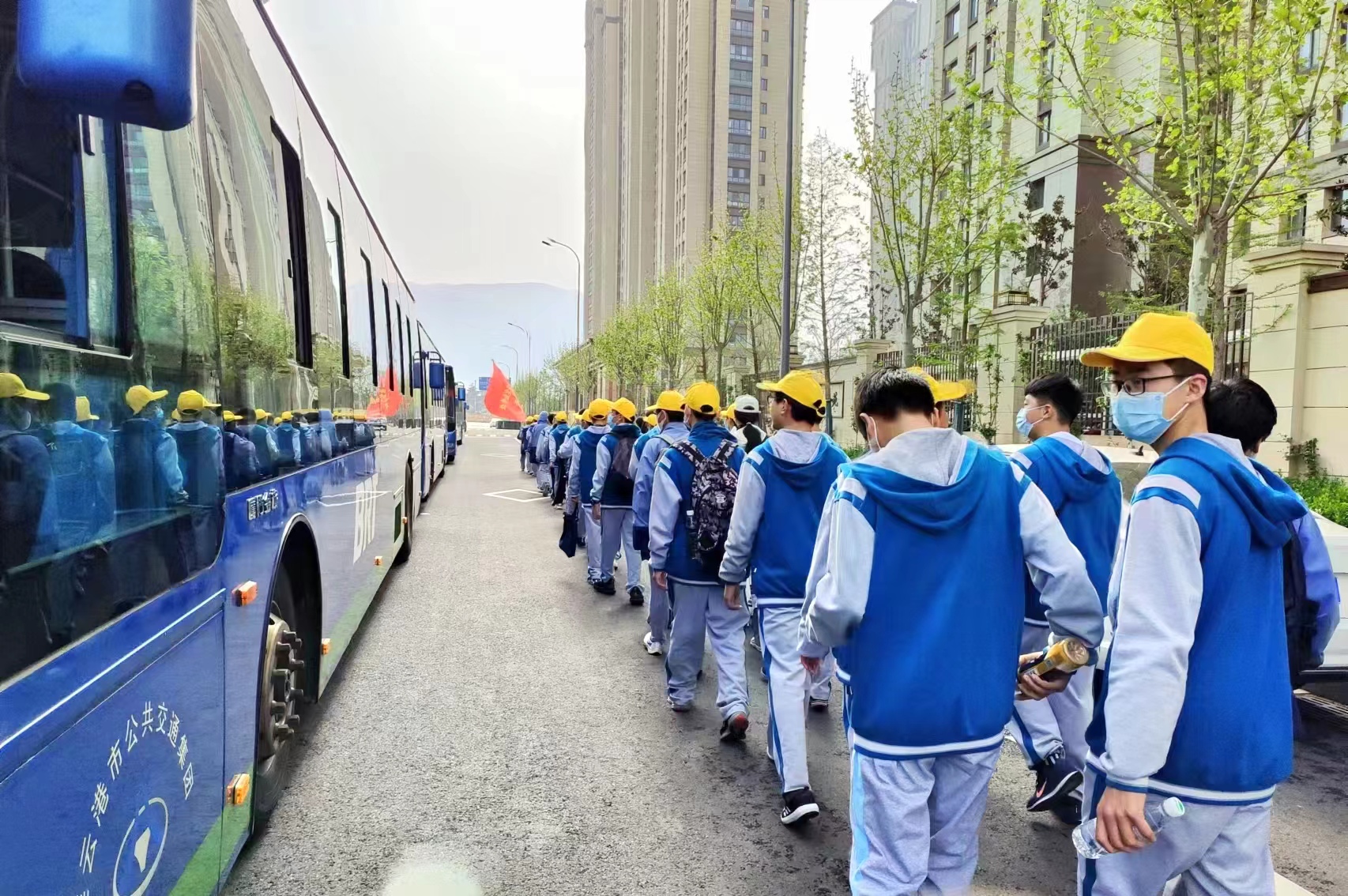 公交集團(tuán)圓滿完成連云港實(shí)驗學(xué)校 定制公交任務(wù)