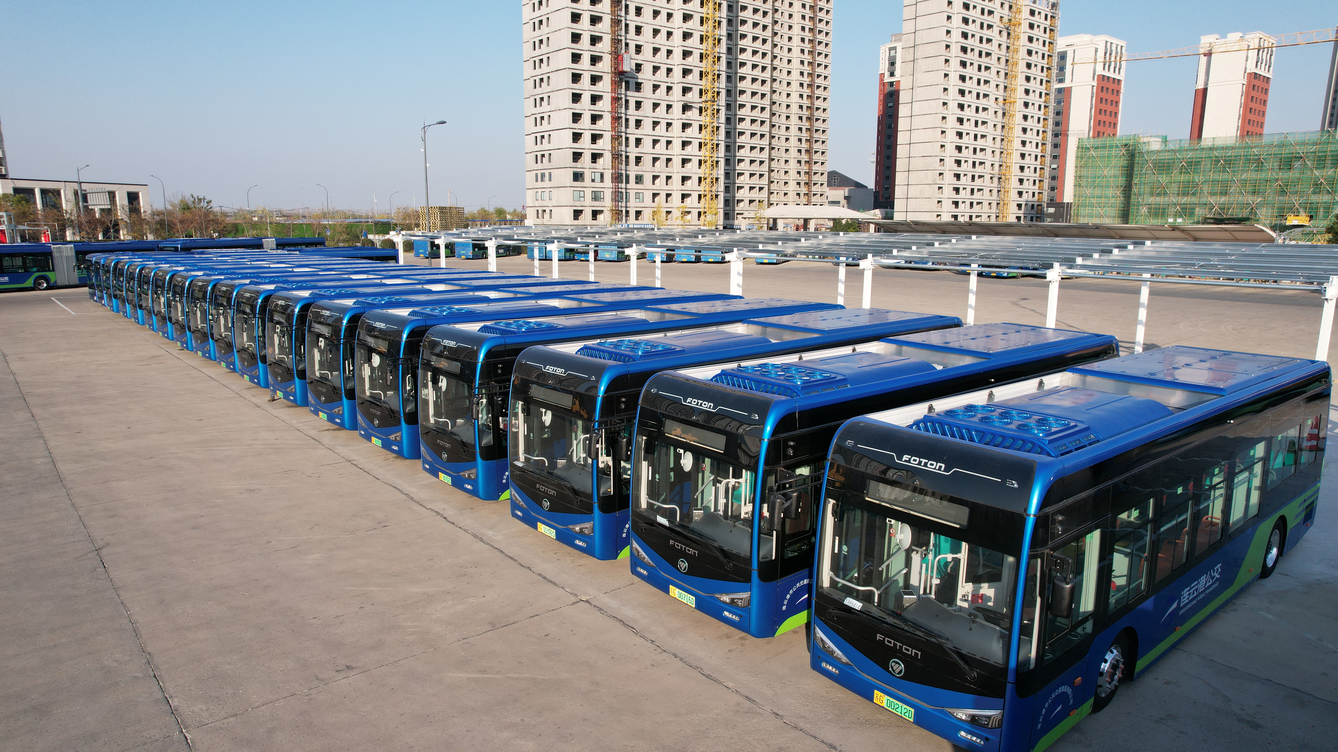 即日起，連云港公交150臺(tái)新能源公交車陸續(xù)投入運(yùn)營(yíng)