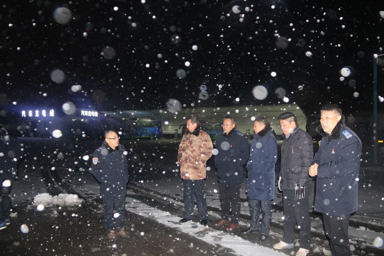 公交集團全力做好雪天應急準備工作 為市民出行保駕護航