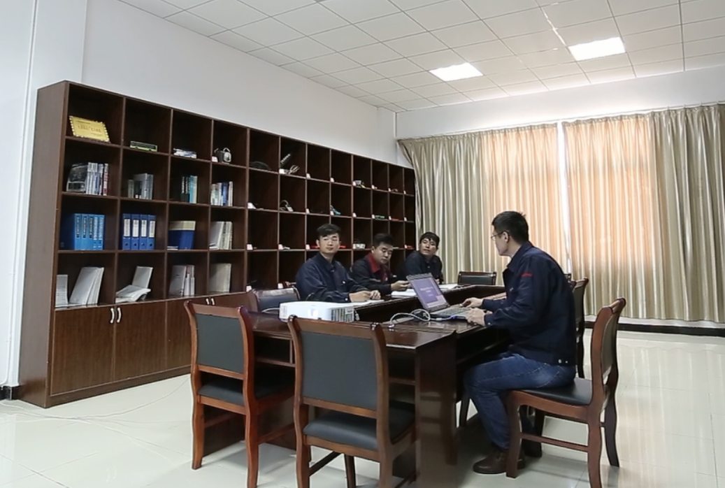 公交集團(tuán)大浦廠做好“傳、幫、帶”工作