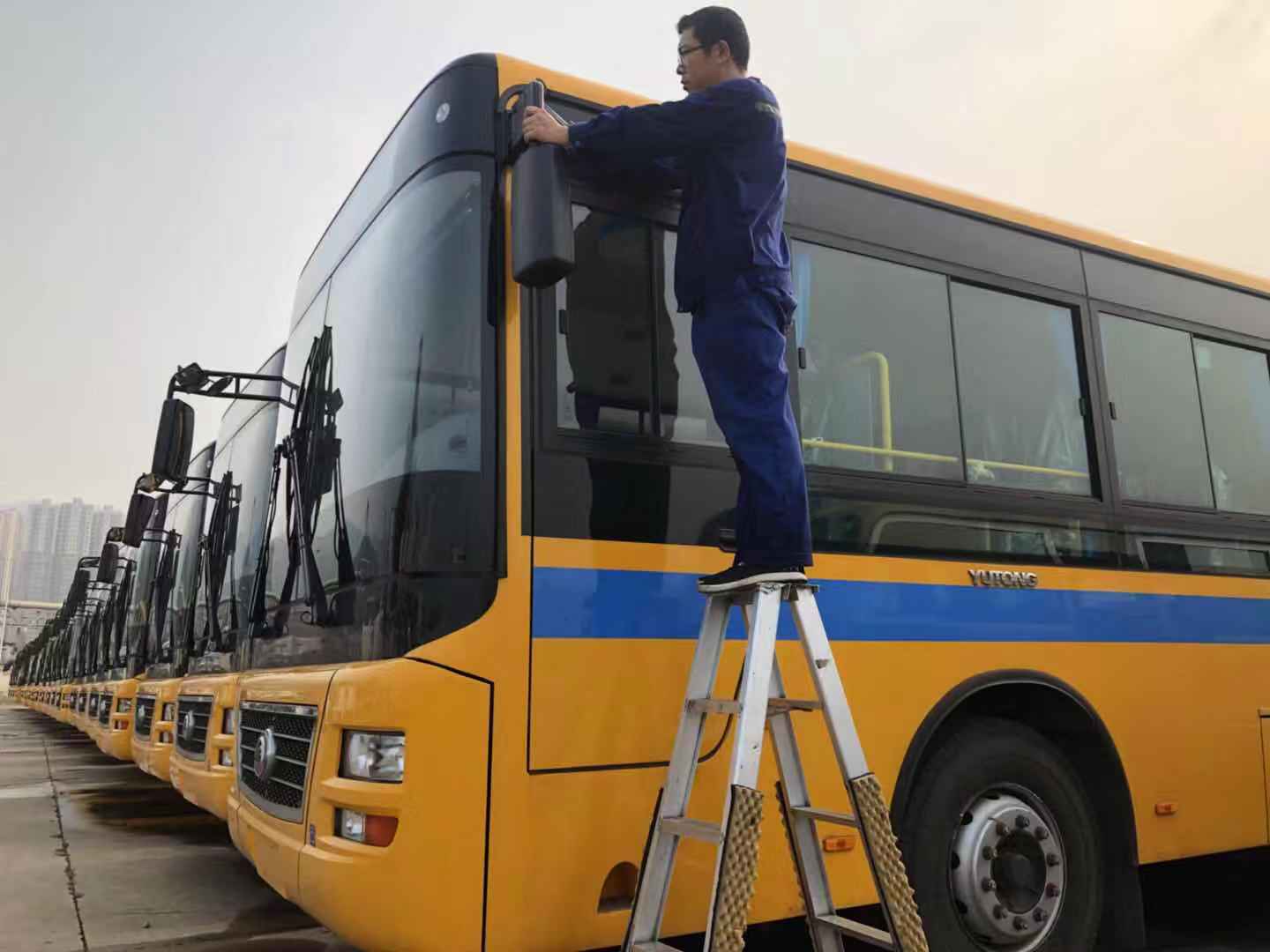 公交集團(tuán)機(jī)務(wù)技術(shù)事業(yè)部積極做好港口車輛服務(wù)工作