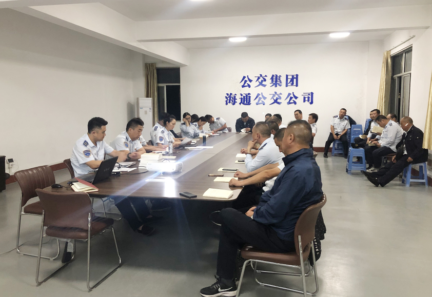 公交集團公交事業(yè)部黨總支、黨支部開展“初心是什么、使命干什么、奮斗比什么”主題黨日活動